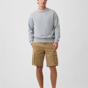 Gap Men's Cargo Shorts in Khaki Size 34
